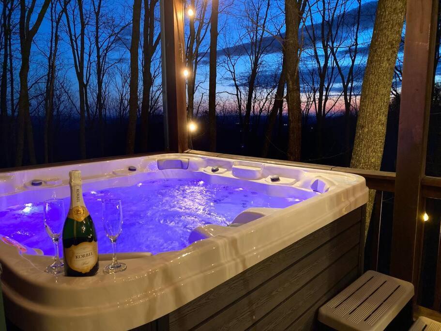 Mtn Cabin Sleeps 10 - 5 Mins To Fishing & Camping 엘리제이 외부 사진