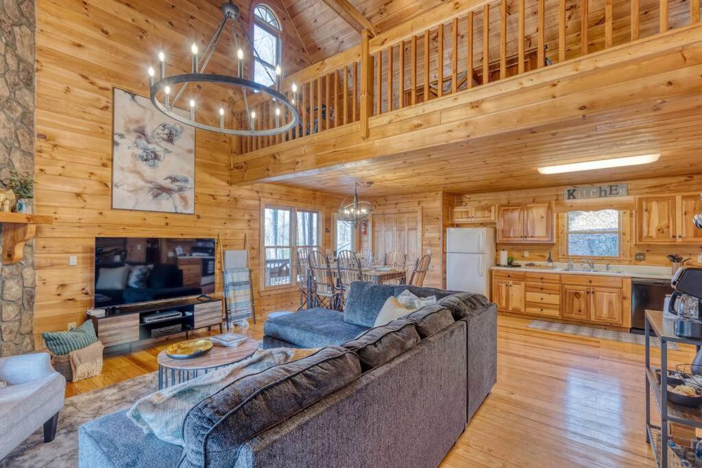 Mtn Cabin Sleeps 10 - 5 Mins To Fishing & Camping 엘리제이 외부 사진