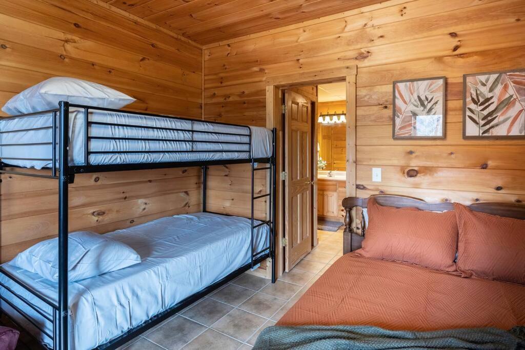Mtn Cabin Sleeps 10 - 5 Mins To Fishing & Camping 엘리제이 외부 사진