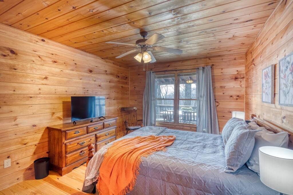 Mtn Cabin Sleeps 10 - 5 Mins To Fishing & Camping 엘리제이 외부 사진