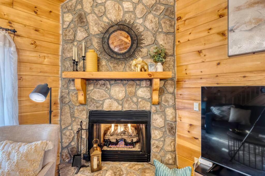 Mtn Cabin Sleeps 10 - 5 Mins To Fishing & Camping 엘리제이 외부 사진