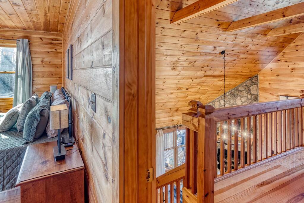 Mtn Cabin Sleeps 10 - 5 Mins To Fishing & Camping 엘리제이 외부 사진