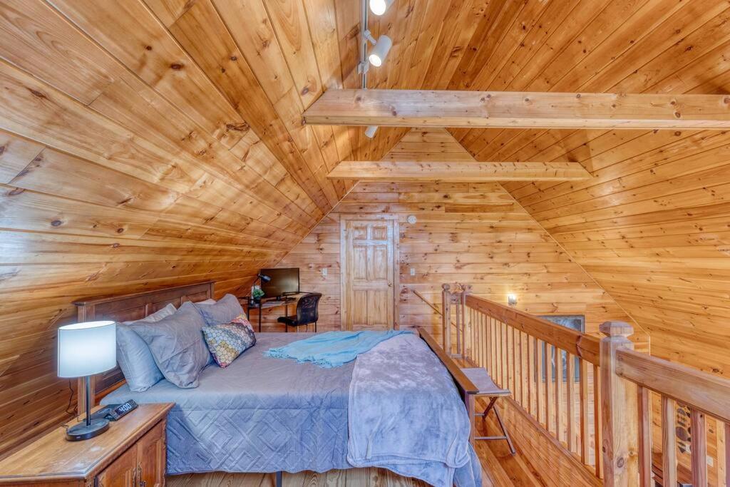 Mtn Cabin Sleeps 10 - 5 Mins To Fishing & Camping 엘리제이 외부 사진