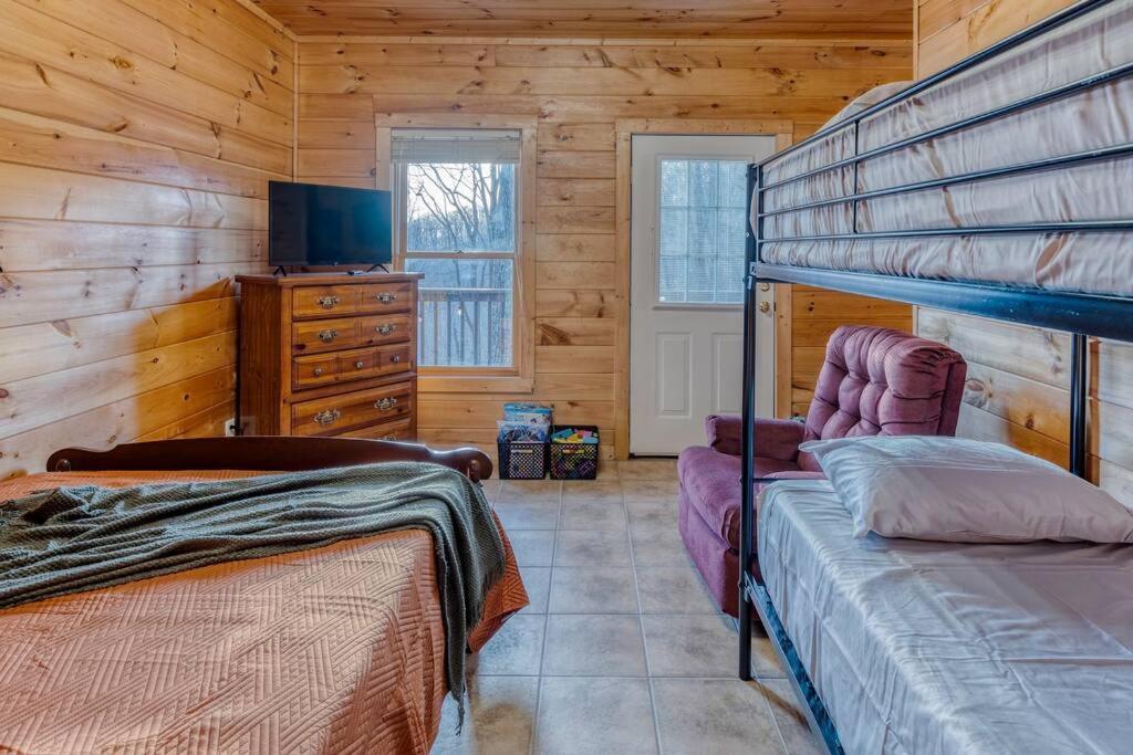 Mtn Cabin Sleeps 10 - 5 Mins To Fishing & Camping 엘리제이 외부 사진