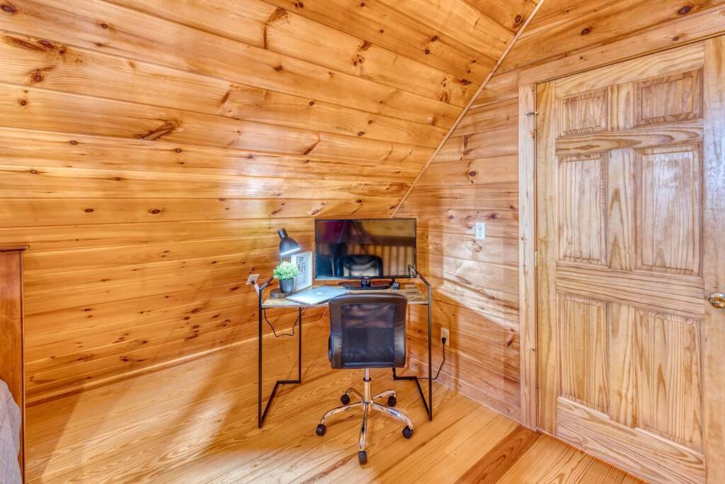Mtn Cabin Sleeps 10 - 5 Mins To Fishing & Camping 엘리제이 외부 사진