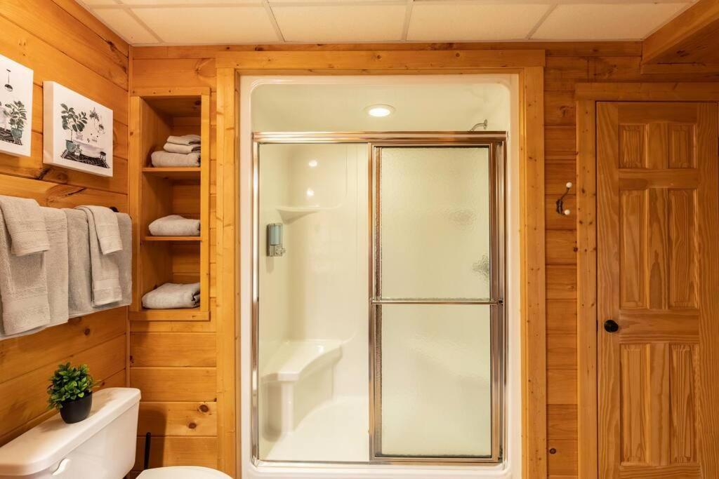 Mtn Cabin Sleeps 10 - 5 Mins To Fishing & Camping 엘리제이 외부 사진