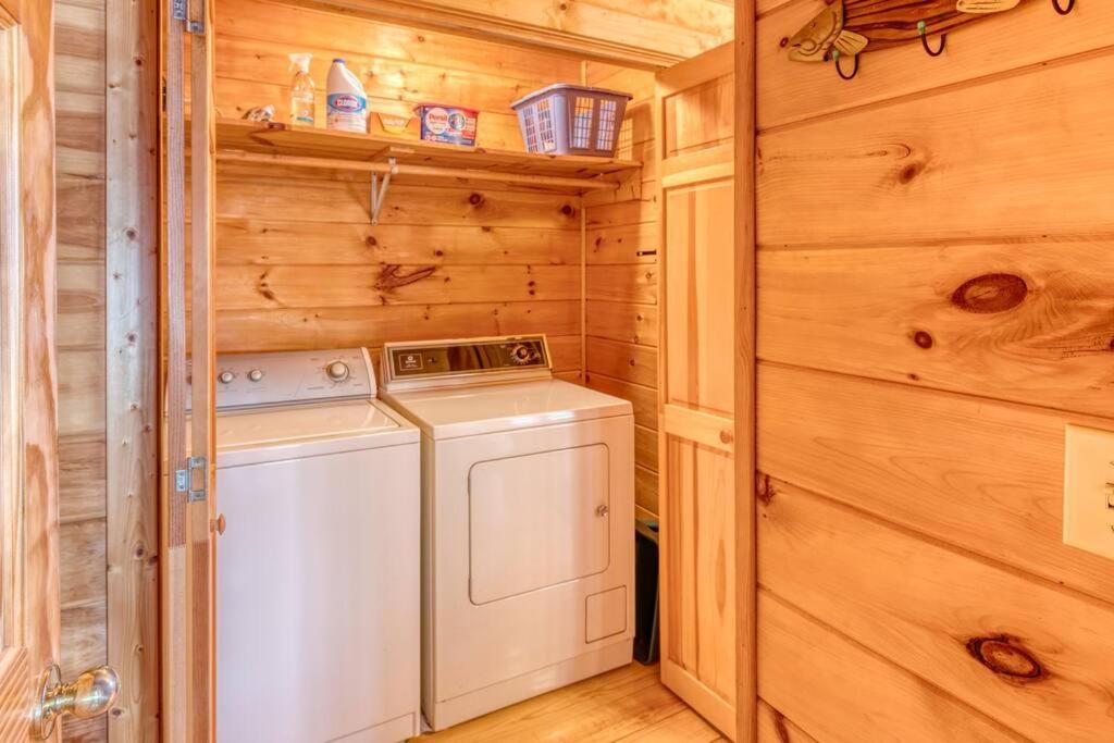 Mtn Cabin Sleeps 10 - 5 Mins To Fishing & Camping 엘리제이 외부 사진