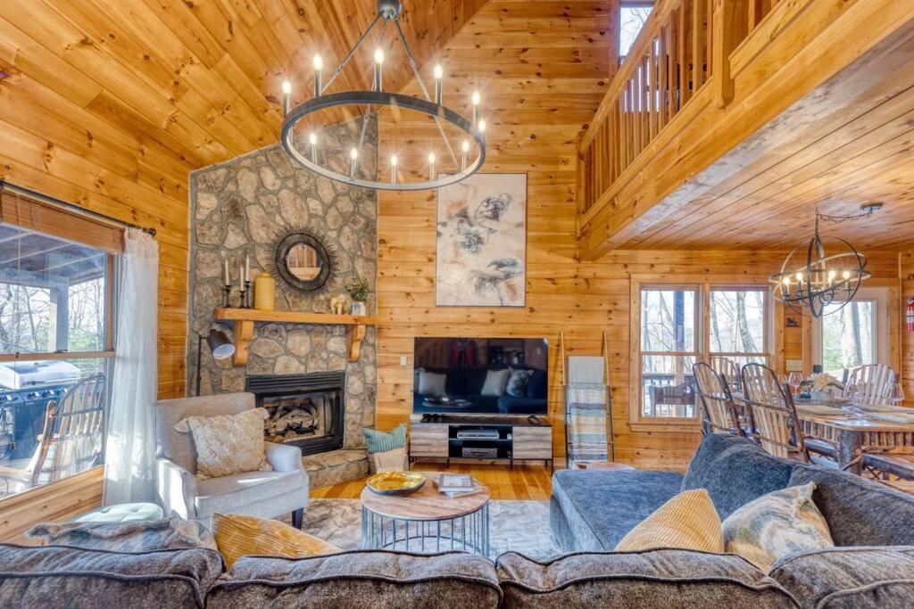 Mtn Cabin Sleeps 10 - 5 Mins To Fishing & Camping 엘리제이 외부 사진