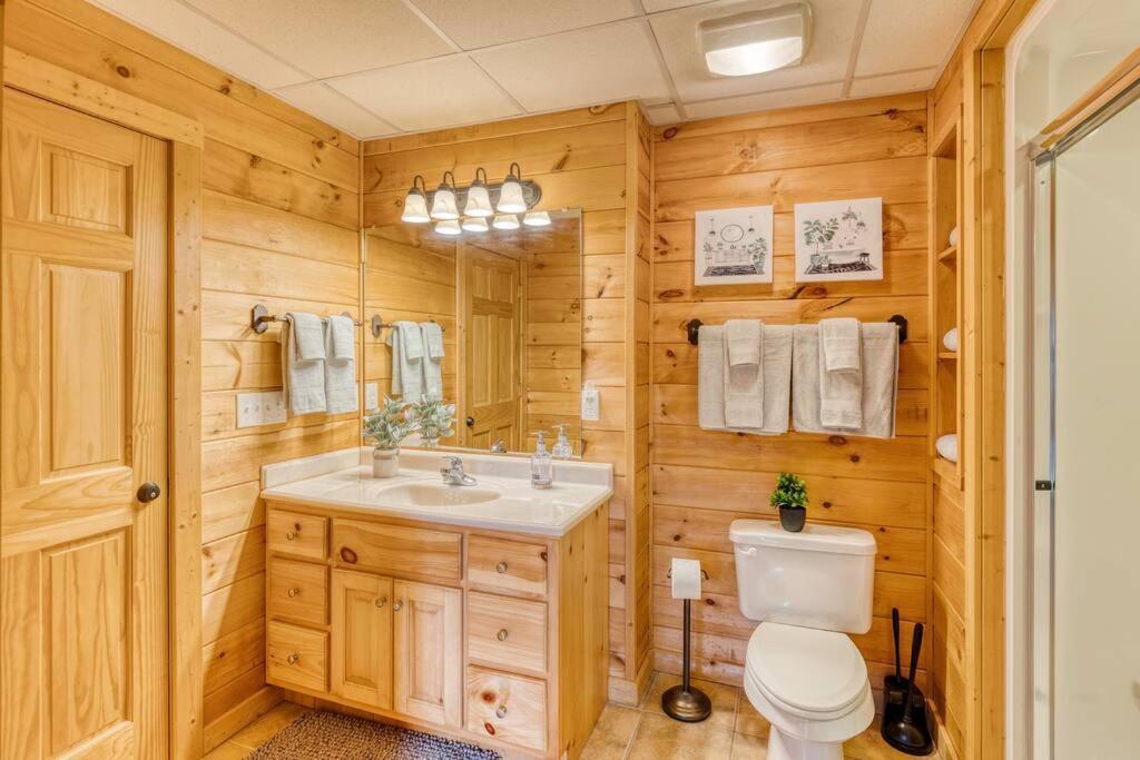 Mtn Cabin Sleeps 10 - 5 Mins To Fishing & Camping 엘리제이 외부 사진