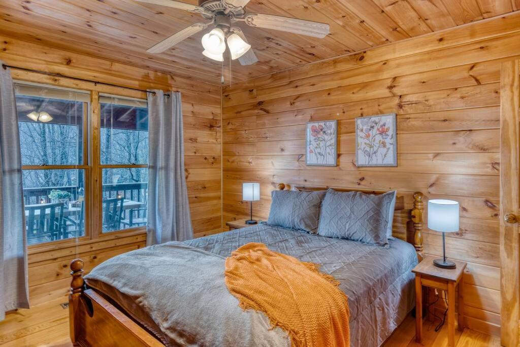 Mtn Cabin Sleeps 10 - 5 Mins To Fishing & Camping 엘리제이 외부 사진