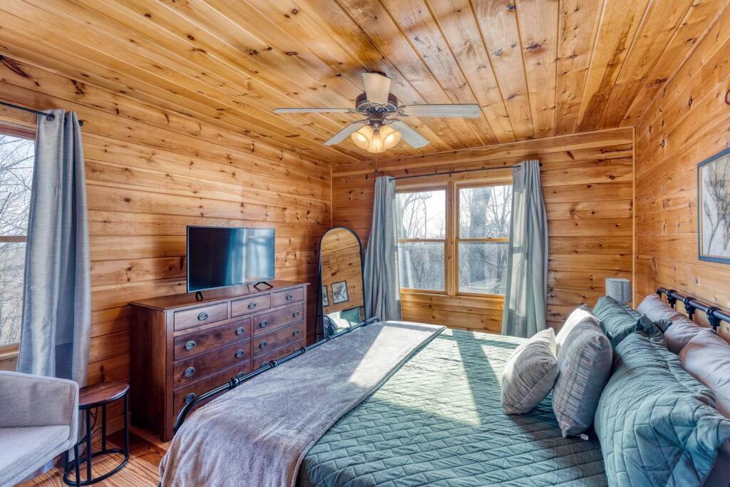 Mtn Cabin Sleeps 10 - 5 Mins To Fishing & Camping 엘리제이 외부 사진